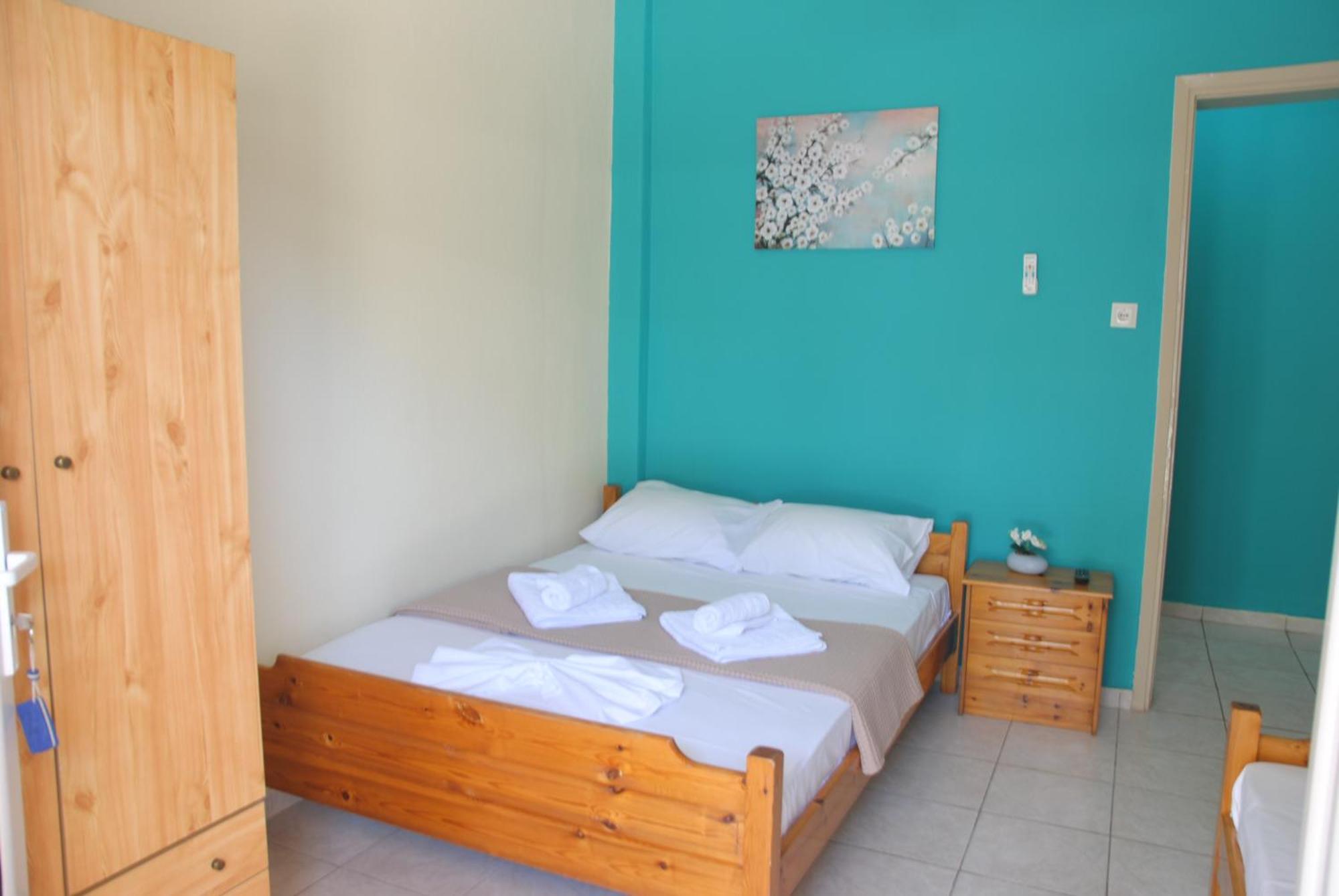 Light Blue Paralia Apartments Екстер'єр фото