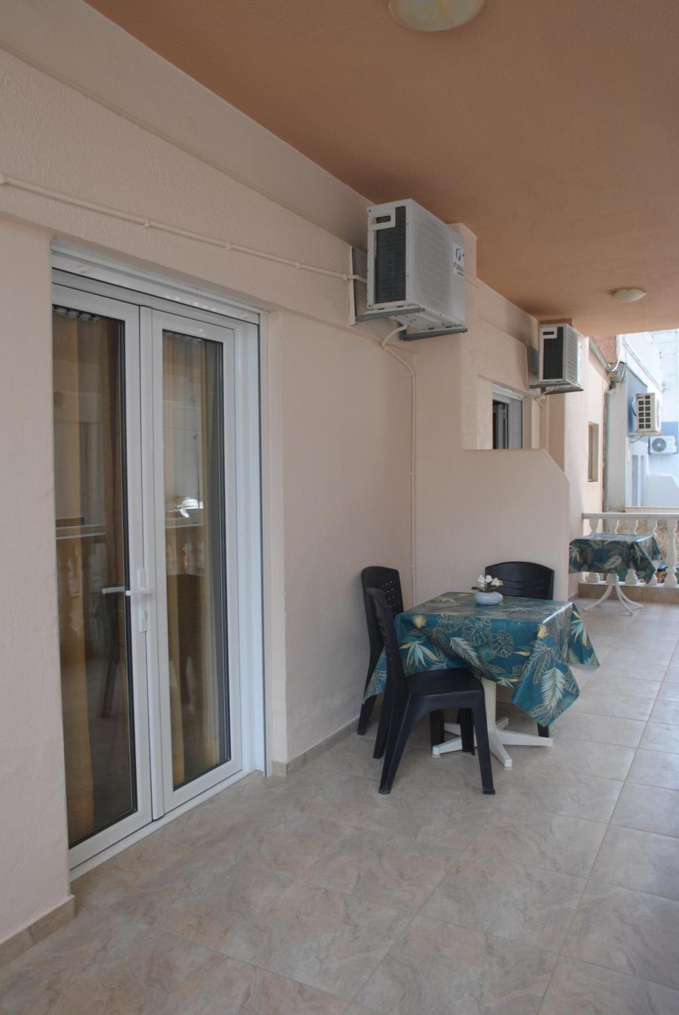 Light Blue Paralia Apartments Екстер'єр фото