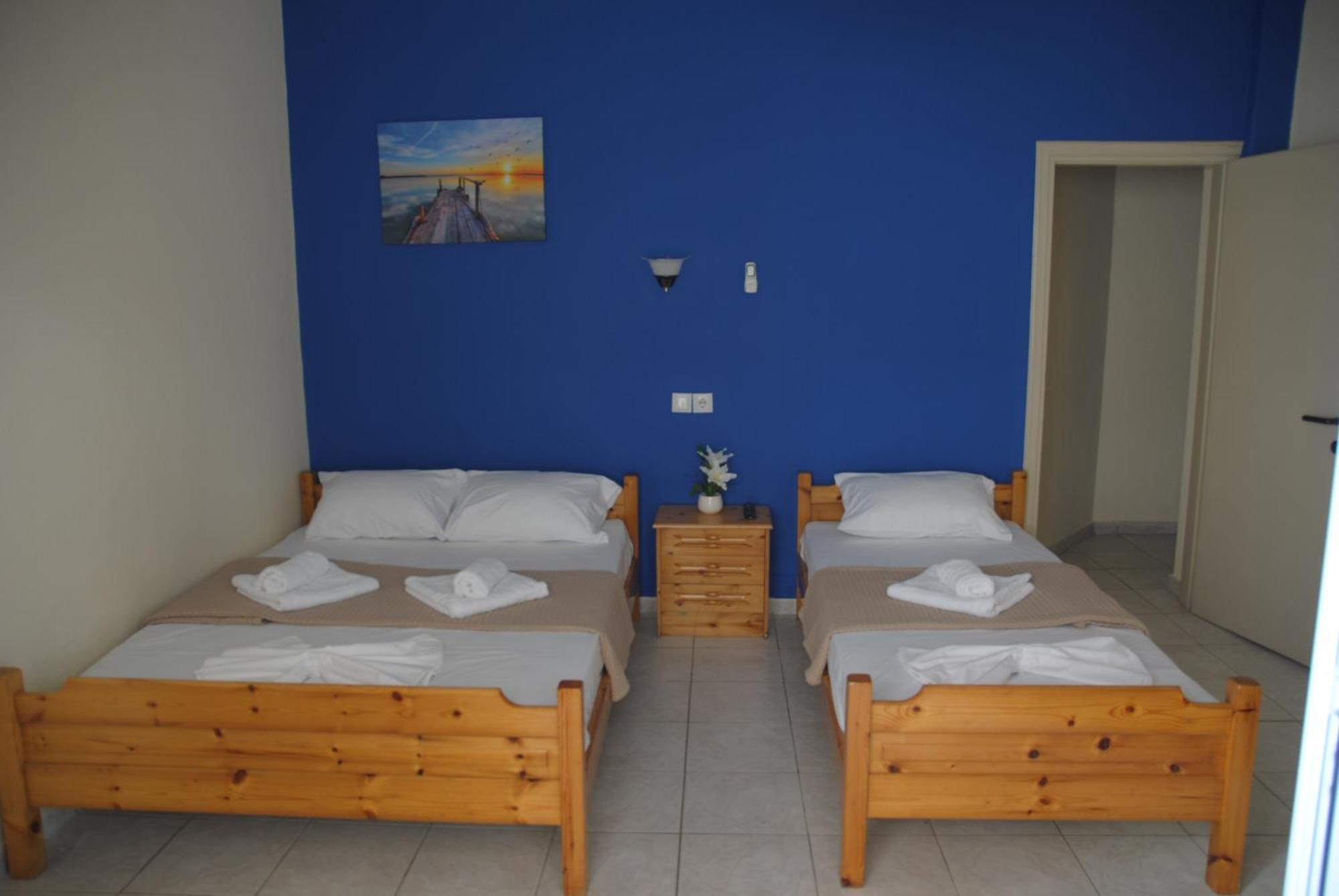Light Blue Paralia Apartments Екстер'єр фото