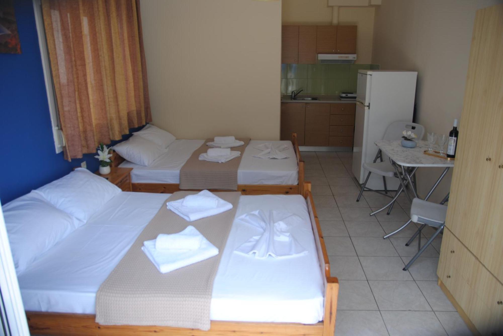 Light Blue Paralia Apartments Екстер'єр фото